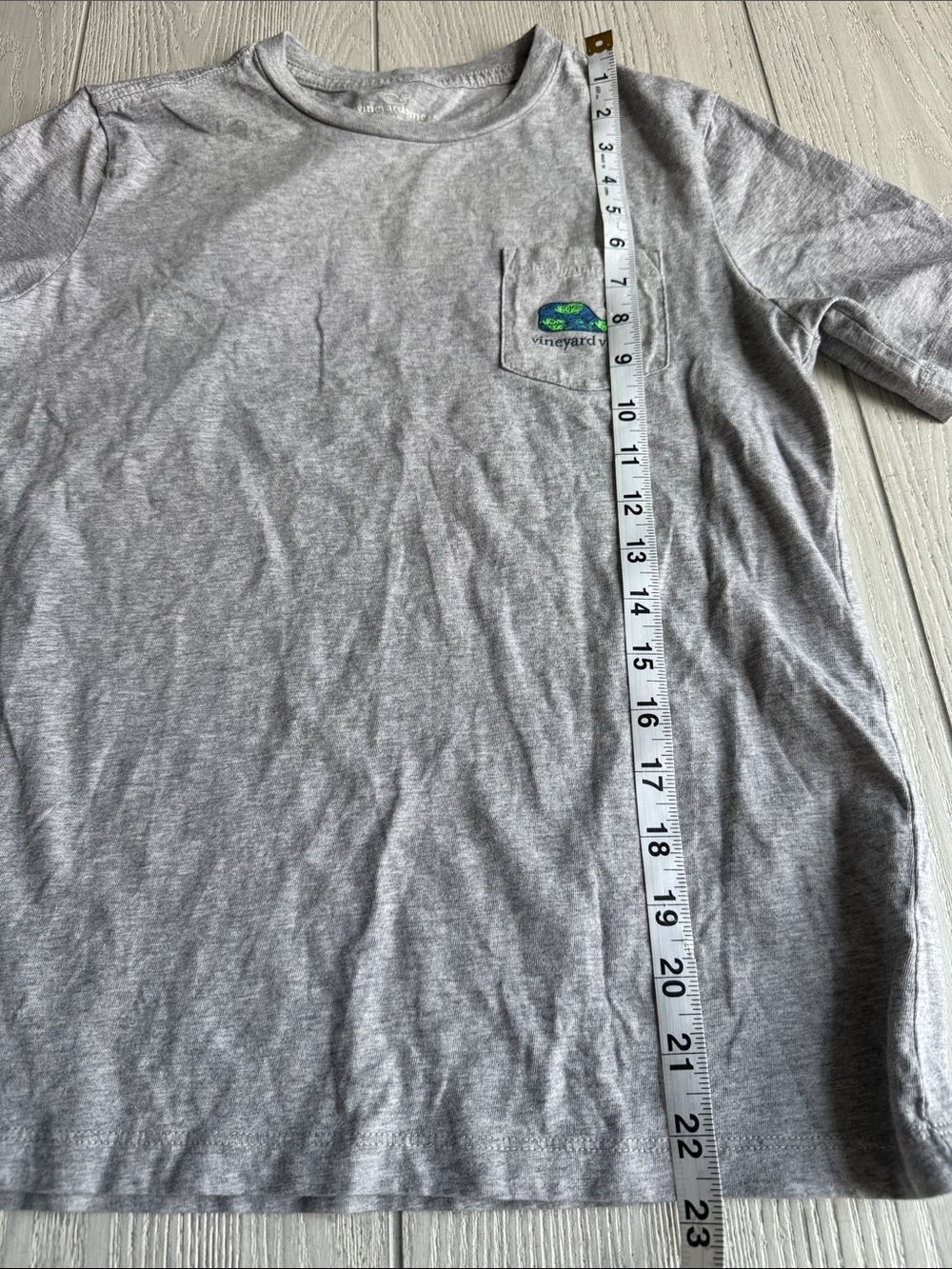 Vineyard vines gray short sleeve tshirt with whale logo, Medium 10/12 - Picture 6 of 7